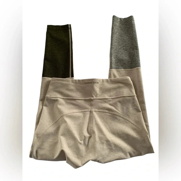 Outdoor Voices 7/8 Dipped Warmup Leggings Size Small Oatmeal, Moss and Fog - Picture 2 of 11